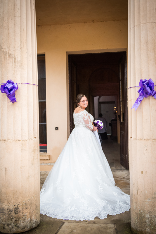 040_bride_arrives19