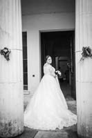 041_bride_arrives19_bw