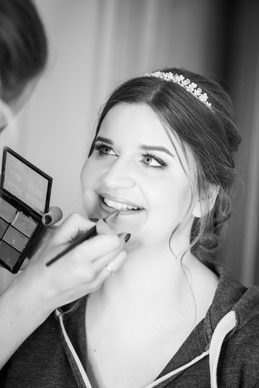 049_hair_makeup14_bw