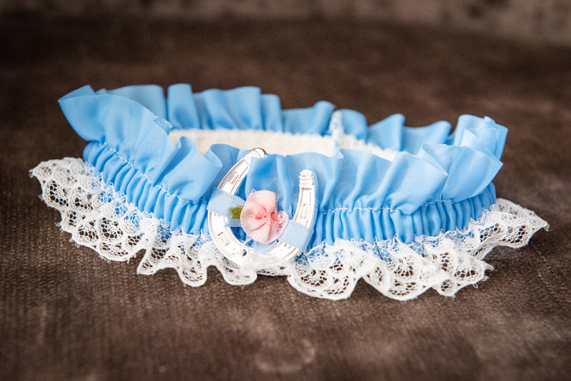 070_garter1