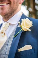 035_buttonhole2