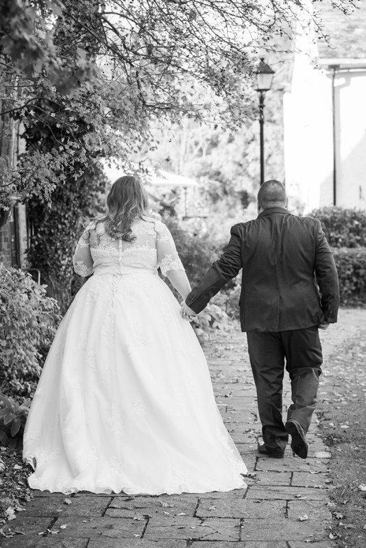 004_walk1_bw