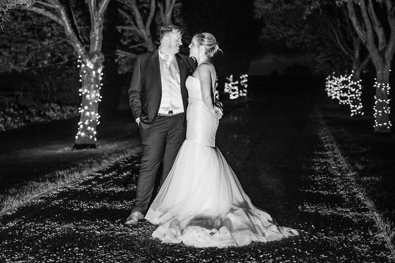 097_driveway_night1_bw